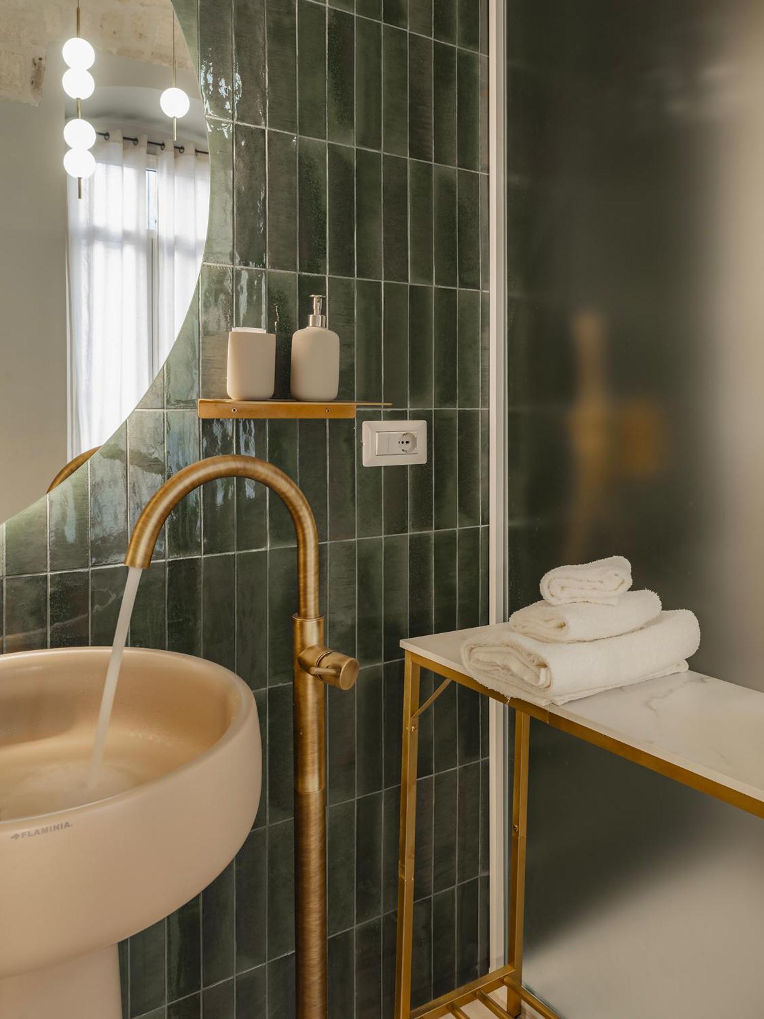 Almica24 Hotel Bari Ngoại thất bức ảnh