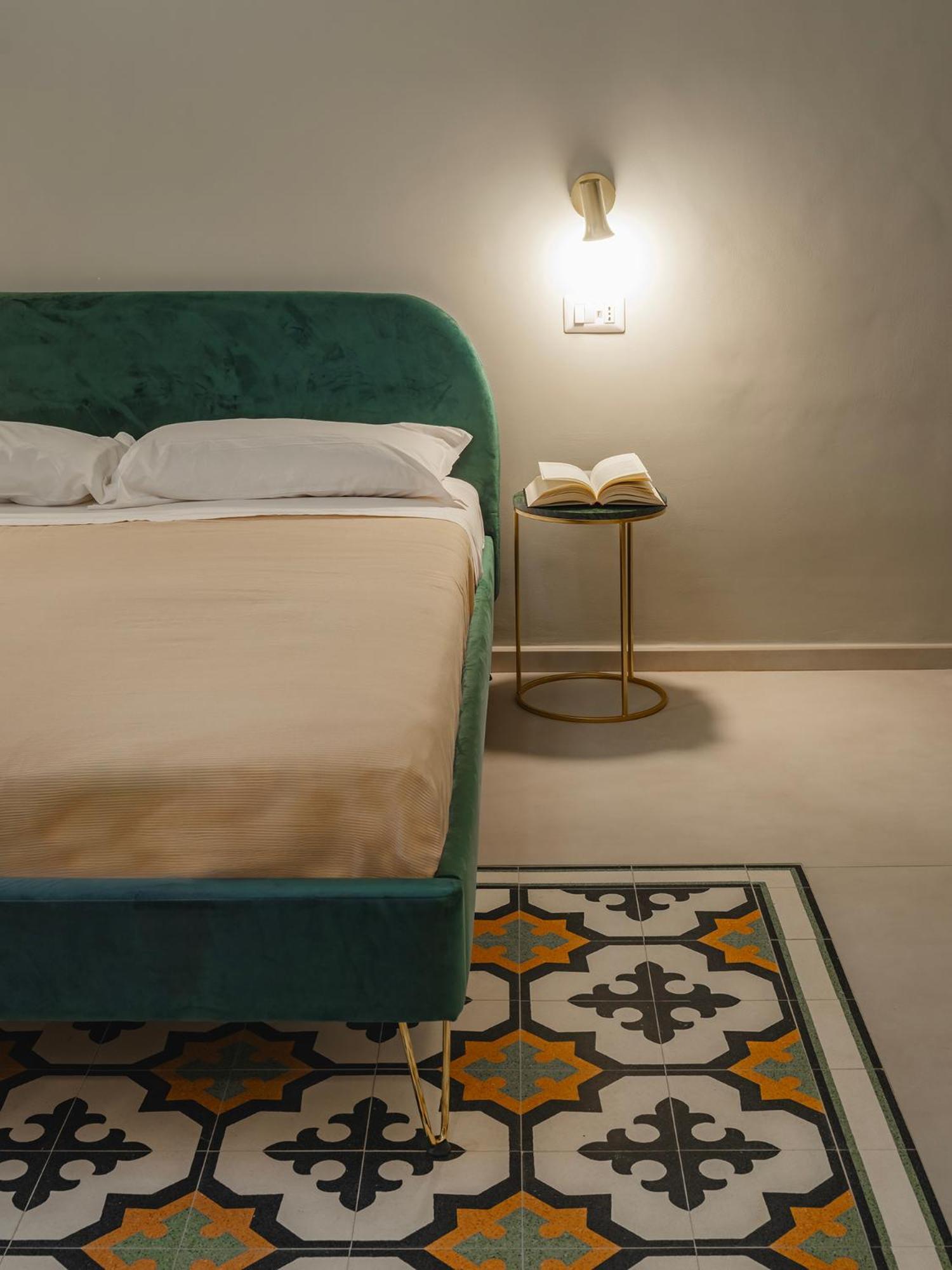 Almica24 Hotel Bari Ngoại thất bức ảnh
